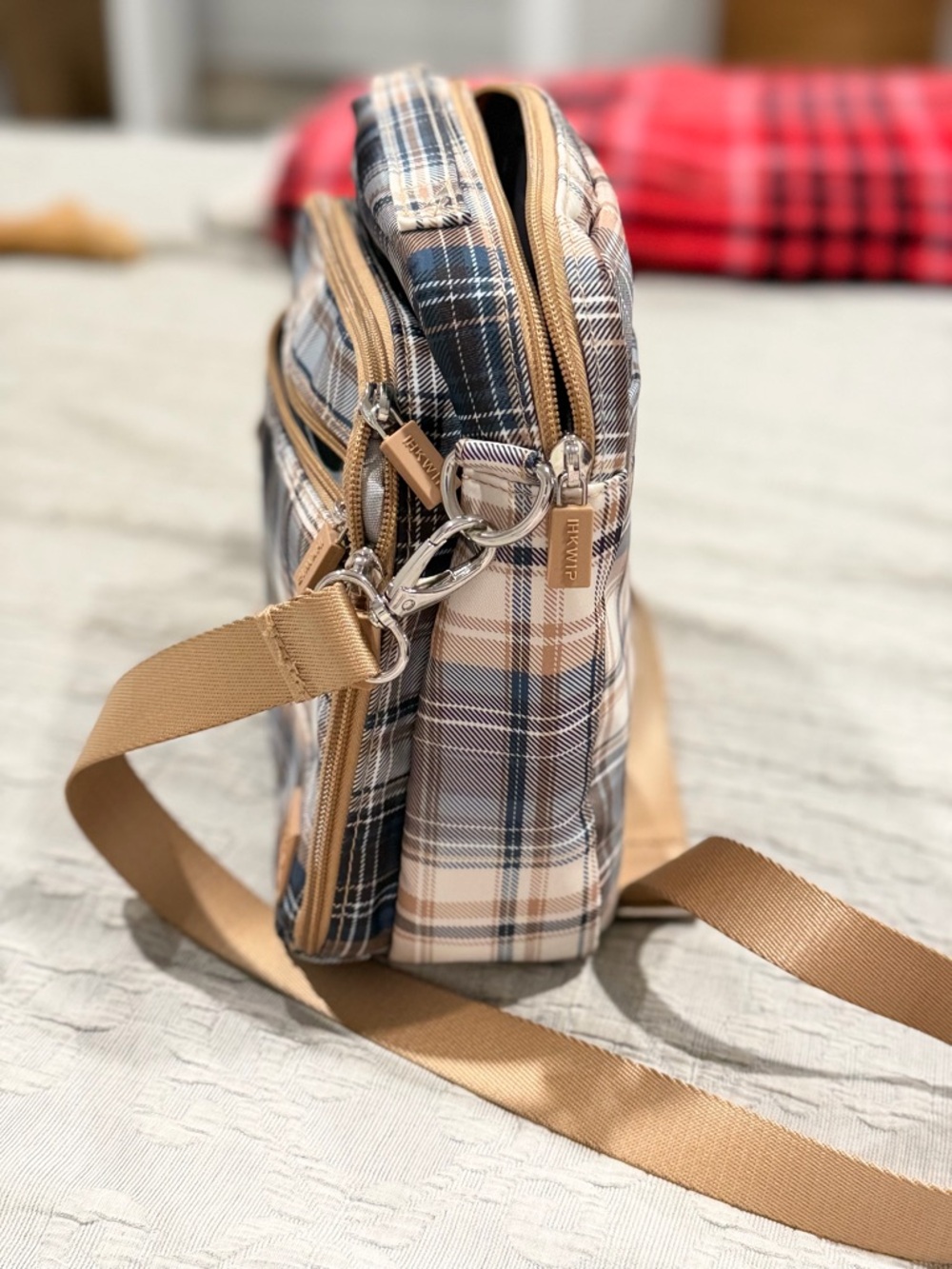 New IHKWIP The Everyday Explorer Crossbody Bag - Picture 4 of 9